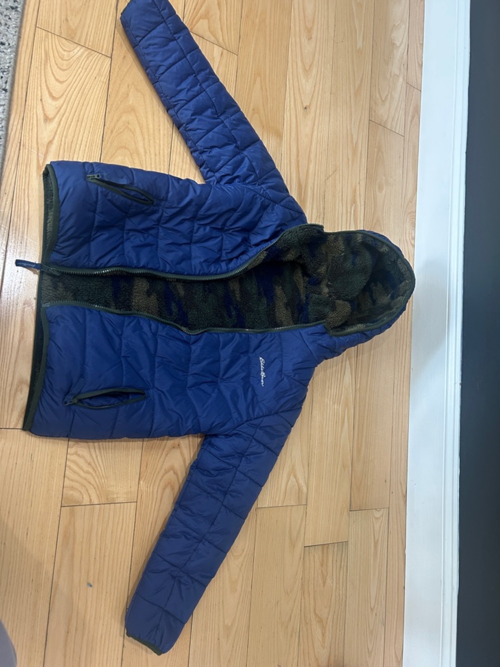 Eddie Bauer reversible kids jacket. Size medium (8-10)